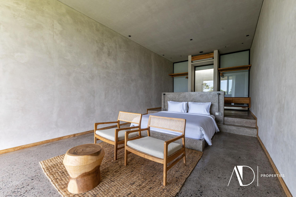 LEASEHOLD | MODERN VILLA WITH RICE FIELD VIEWS IN TUMBAK BAYUH