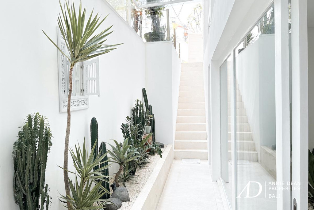 LEASEHOLD | MODERN 2-VILLA COMPLEX IN PERERENAN