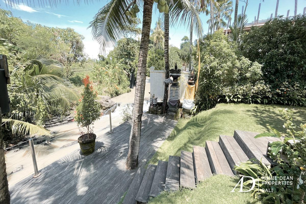 LEASEHOLD MODERN LUXURY COMPLEX 2-VILLAS IN PERERENAN