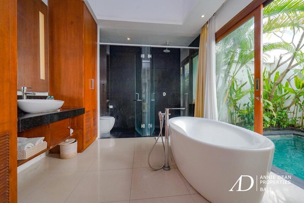 LEASEHOLD COMPLEX VILLA FOR SALE INDIVIDUAL OR  BUSINESS PACKAGE