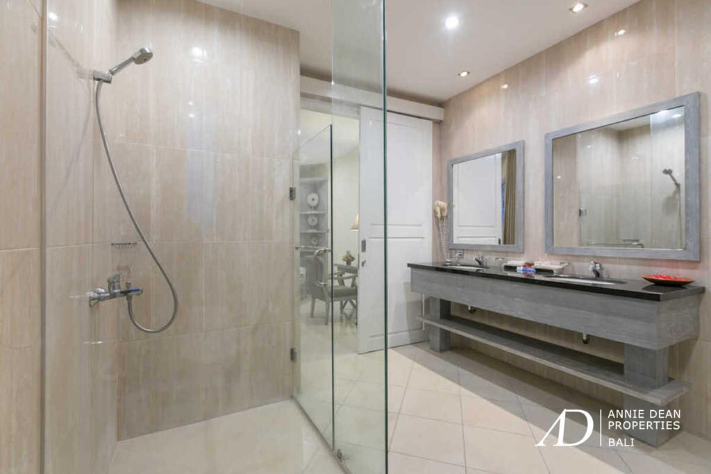  FREEHOLD COMPLEX WITH SIX UNITS - VILLA IN DEWI SRI LEGIAN