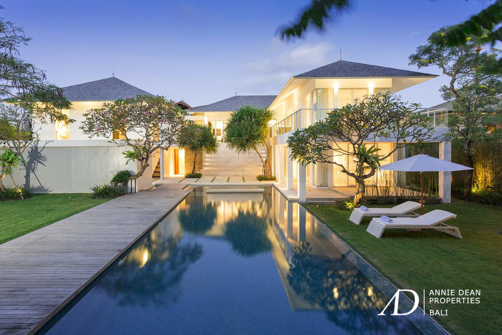  FREEHOLD TWO-IN-ONE VILLA | 100M TO THE BEACH | CANGGU