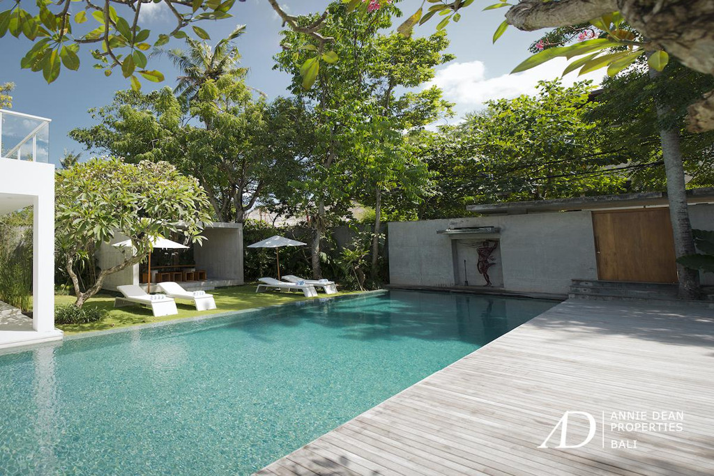  FREEHOLD TWO-IN-ONE VILLA | 100M TO THE BEACH | CANGGU