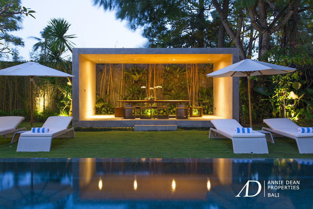  FREEHOLD TWO-IN-ONE VILLA | 100M TO THE BEACH | CANGGU