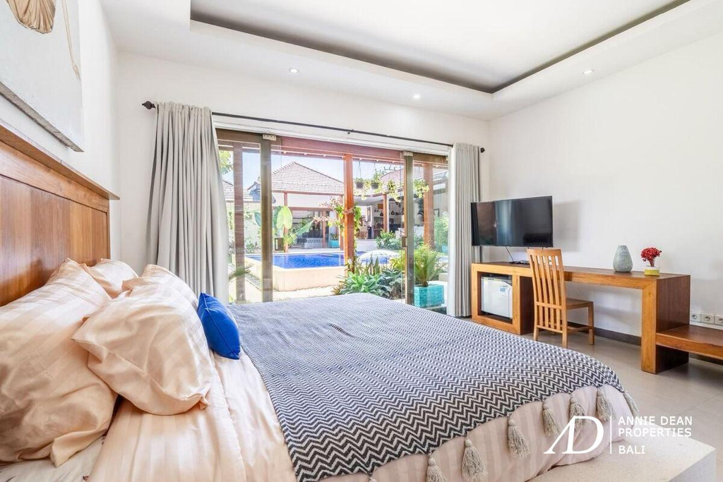 LEASEHOLD | TROPICAL MODERN BALINESE DESIGN VILLA IN KEROBOKAN