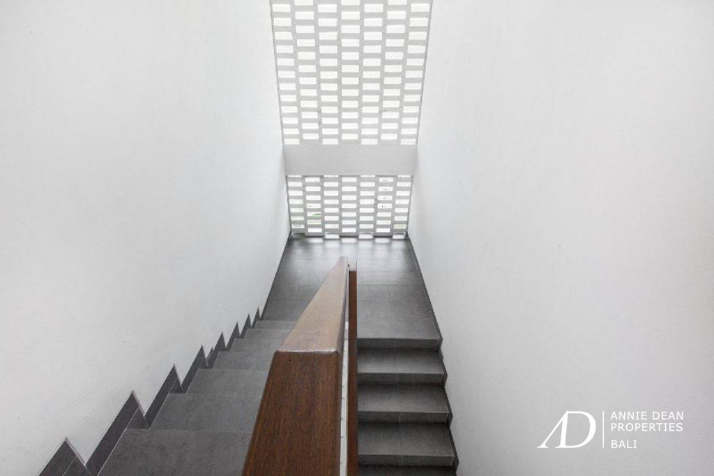 FREEHOLD MODERN 24-BEDROOM HOTEL IN THE HEART OF SEMINYAK, BALI