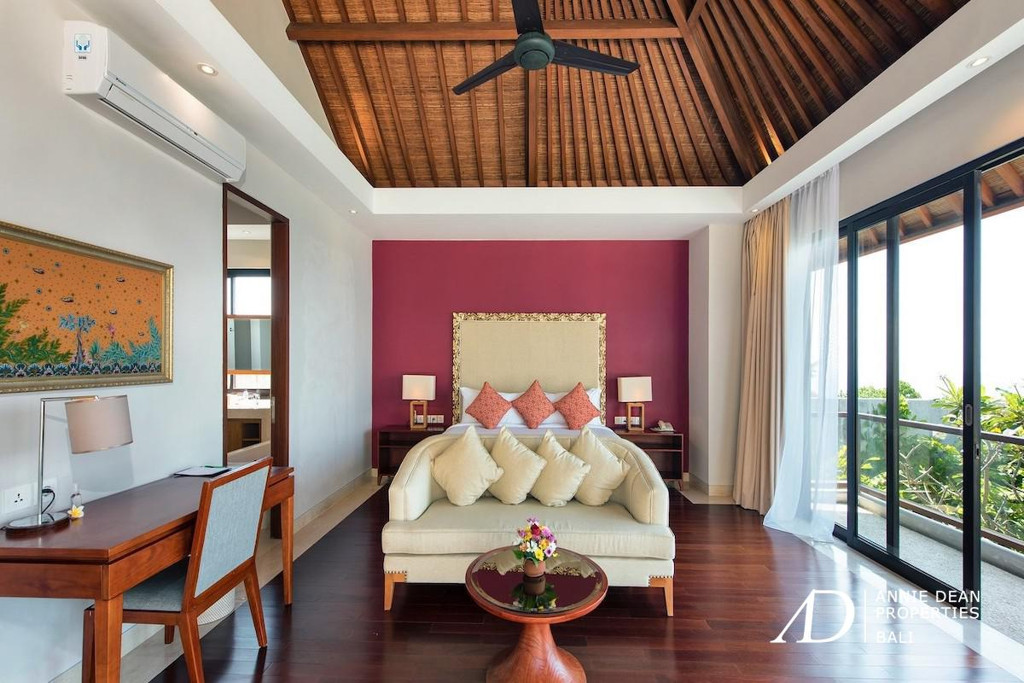 FREEHOLD | OCEAN-VIEW VILLA WITH INFINITY POOL - SOUTH BALI