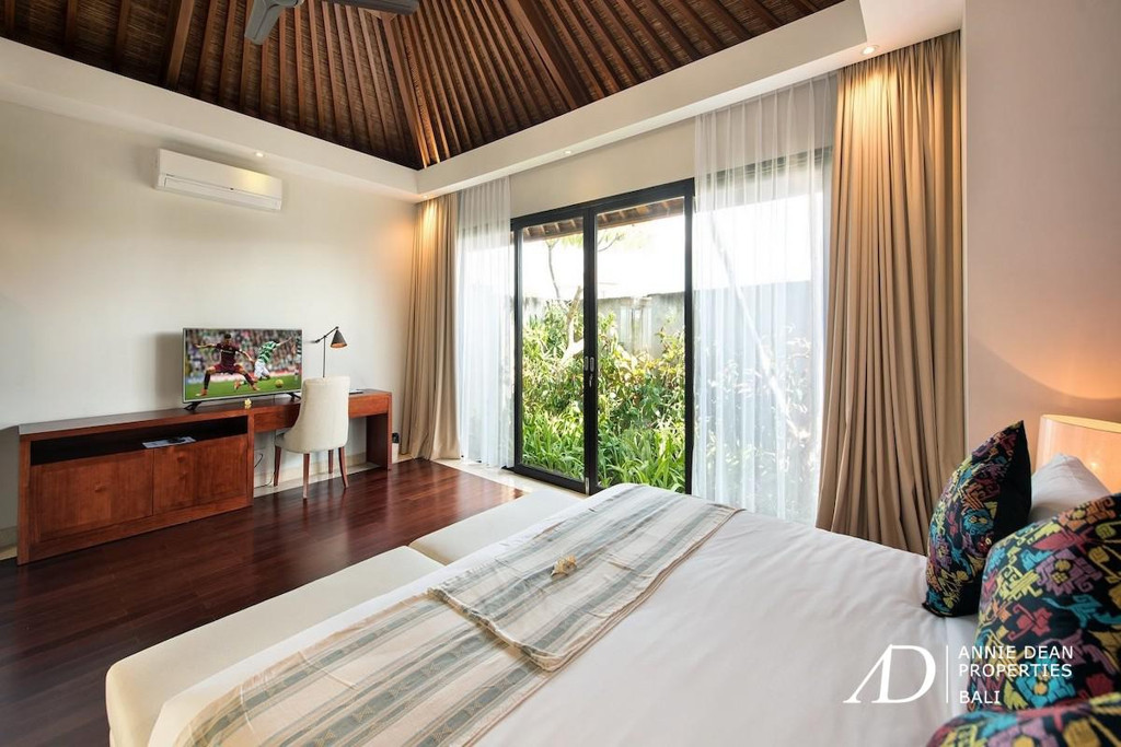 FREEHOLD | OCEAN-VIEW VILLA WITH INFINITY POOL - SOUTH BALI