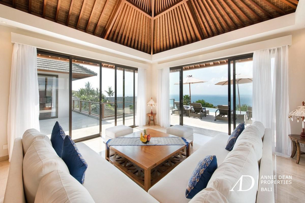 FREEHOLD | OCEAN-VIEW VILLA WITH INFINITY POOL - SOUTH BALI