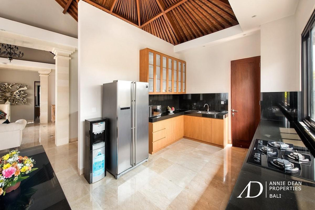 FREEHOLD | MODERN DESIGN VILLA WITH OCEAN VIEWS | UNGASAN