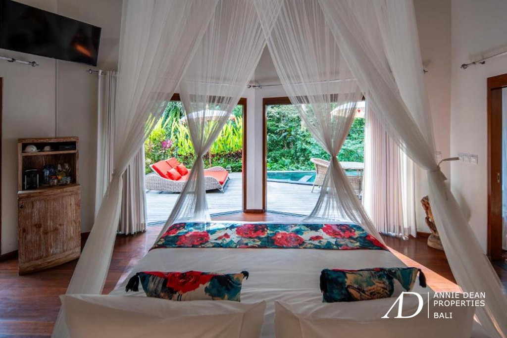 LEASEHOLD LUXURY  BOUTIQUE VILLAS  AND SPA  ( 13 BED) 