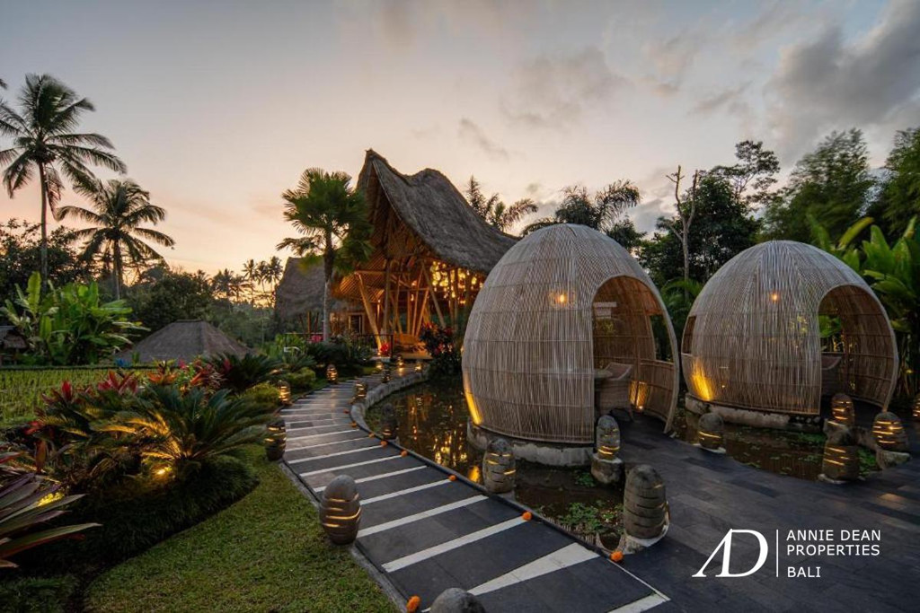 LEASEHOLD LUXURY  BOUTIQUE VILLAS  AND SPA  ( 13 BED) 