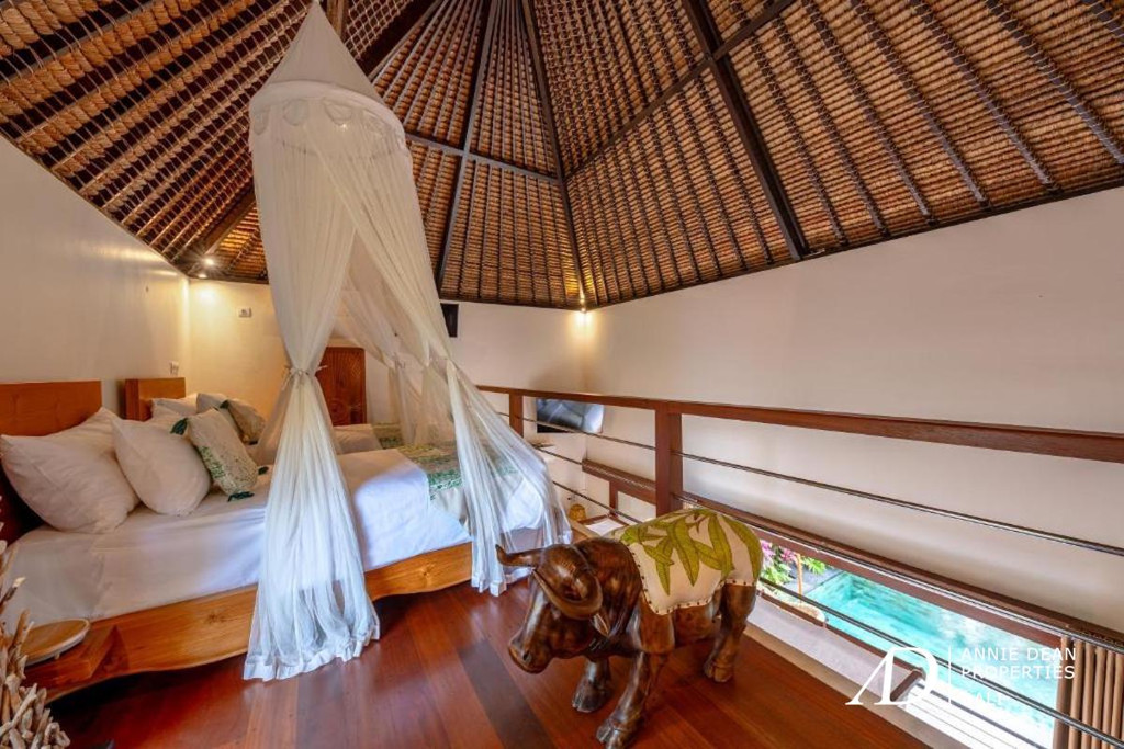 LEASEHOLD LUXURY  BOUTIQUE VILLAS  AND SPA  ( 13 BED) 