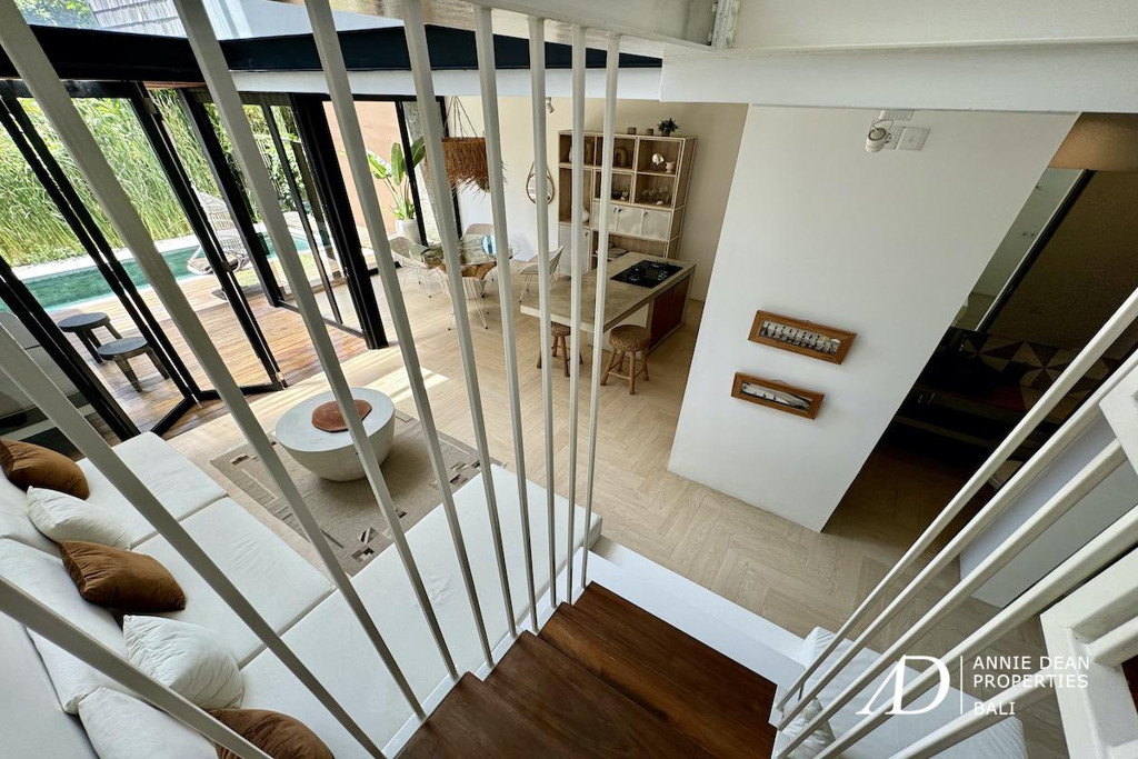 FREEHOLD | WALK-TO-BEACH VILLA WITHIN A PRIVATE COMPLEX IN PRIME BERAWA