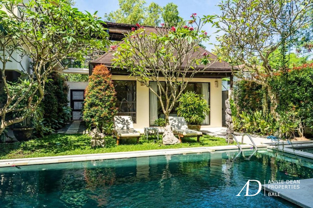 FREEHOLD | TROPICAL 4-BEDROOM VILLA ON THE BEACHSIDE OF SANUR