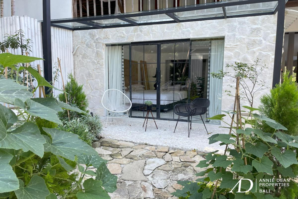 FREEHOLD COMPLEX OF 3 VILLAS IN KEROBOKAN - NEAR CANGGU