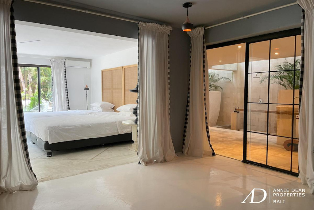 FREEHOLD COMPLEX OF 3 VILLAS IN KEROBOKAN - NEAR CANGGU