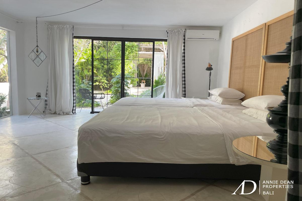 FREEHOLD COMPLEX OF 3 VILLAS IN KEROBOKAN - NEAR CANGGU