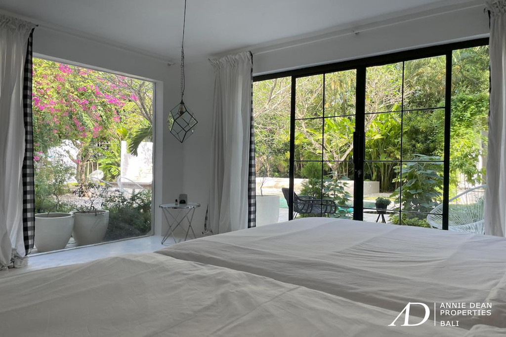 FREEHOLD COMPLEX OF 3 VILLAS IN KEROBOKAN - NEAR CANGGU