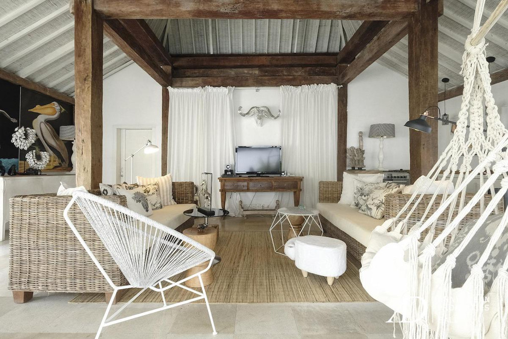 FREEHOLD COMPLEX OF 3 VILLAS IN KEROBOKAN - NEAR CANGGU