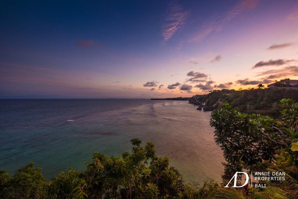 FREEHOLD | CLIFF FRONT 7-BEDROOM VILLA | PADANG PADANG