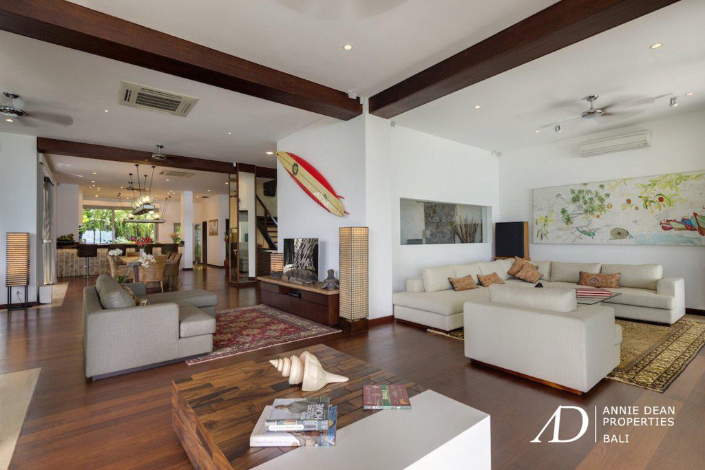 FREEHOLD | CLIFF FRONT 7-BEDROOM VILLA | PADANG PADANG