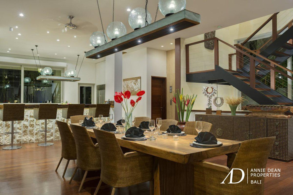 FREEHOLD | CLIFF FRONT 7-BEDROOM VILLA | PADANG PADANG