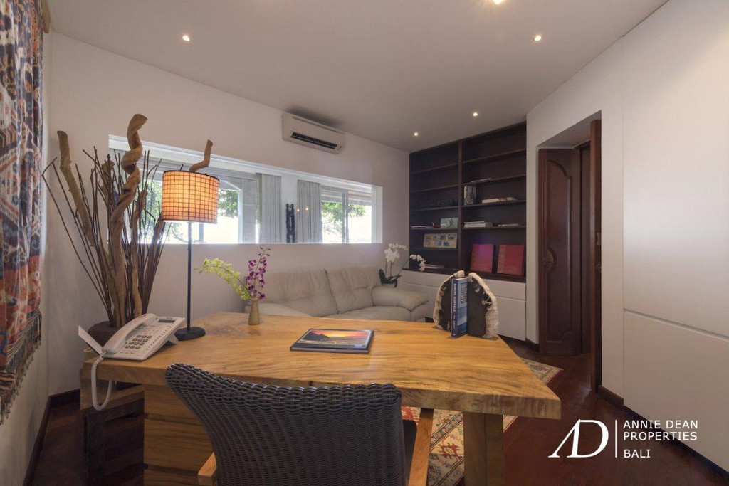 FREEHOLD | CLIFF FRONT 7-BEDROOM VILLA | PADANG PADANG