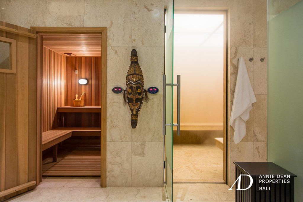 FREEHOLD | CLIFF FRONT 7-BEDROOM VILLA | PADANG PADANG