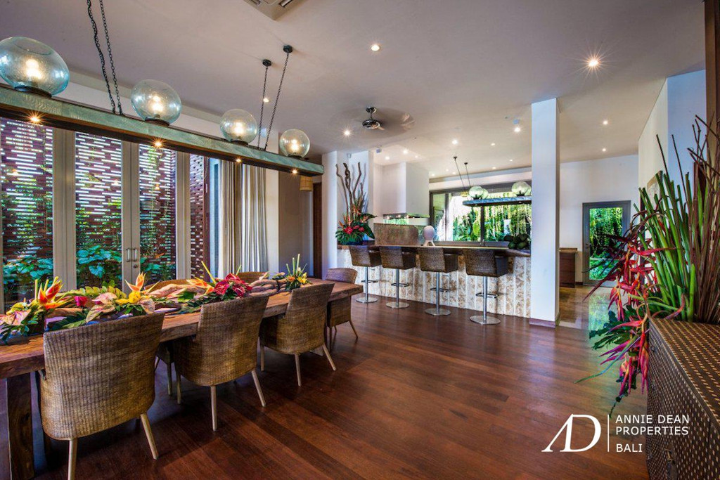 FREEHOLD | CLIFF FRONT 7-BEDROOM VILLA | PADANG PADANG