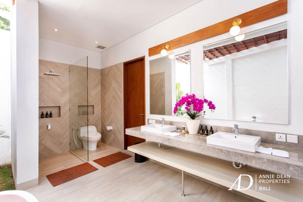 FREEHOLD MODERN JOGLO STYLE 4-BEDROOM VILLA IN KEROBOKAN 