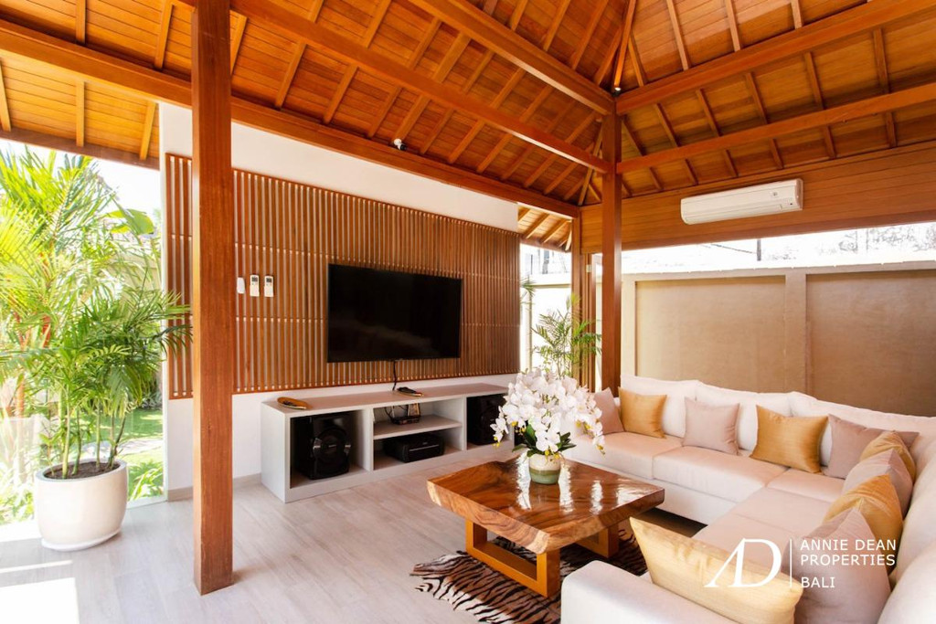 FREEHOLD MODERN JOGLO STYLE 4-BEDROOM VILLA IN KEROBOKAN 