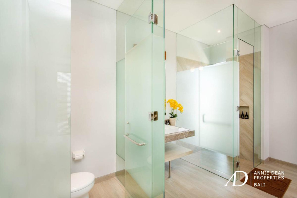 FREEHOLD MODERN JOGLO STYLE 4-BEDROOM VILLA IN KEROBOKAN 