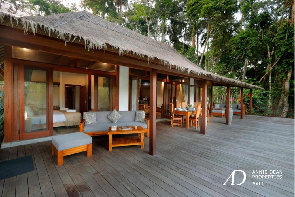 LEASEHOLD | 3-BEDROOM RIVER & VALLEY VIEW VILLAS NEAR UBUD