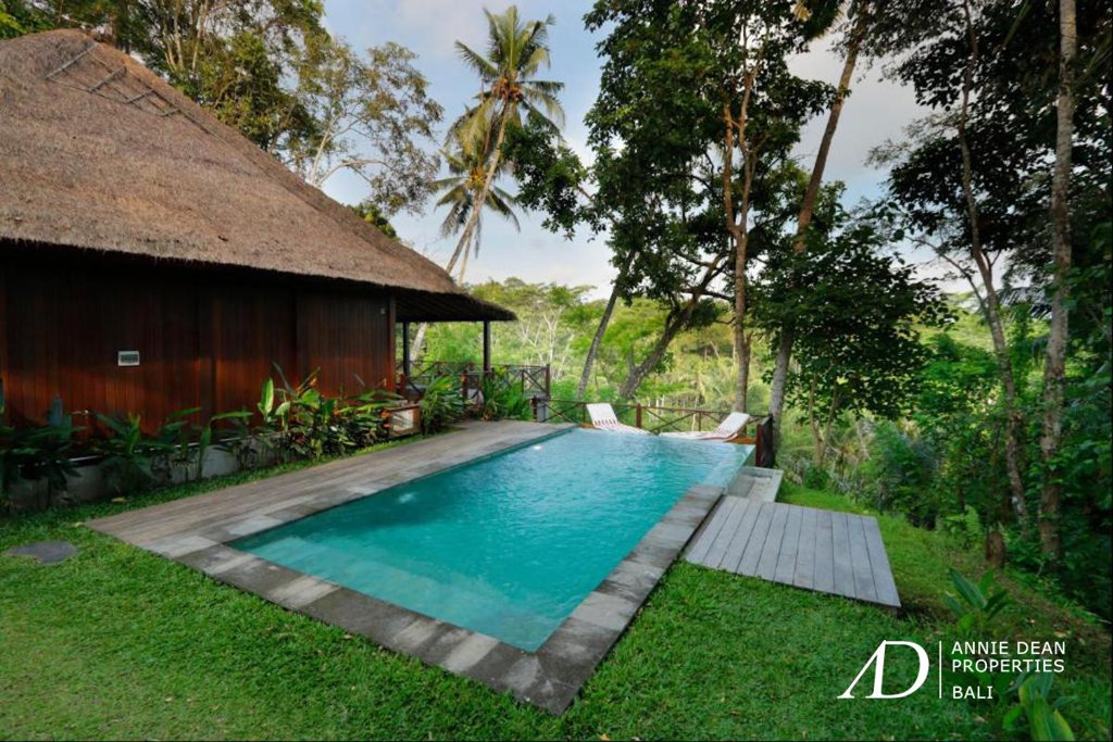 LEASEHOLD | 3-BEDROOM RIVER & VALLEY VIEW VILLAS NEAR UBUD