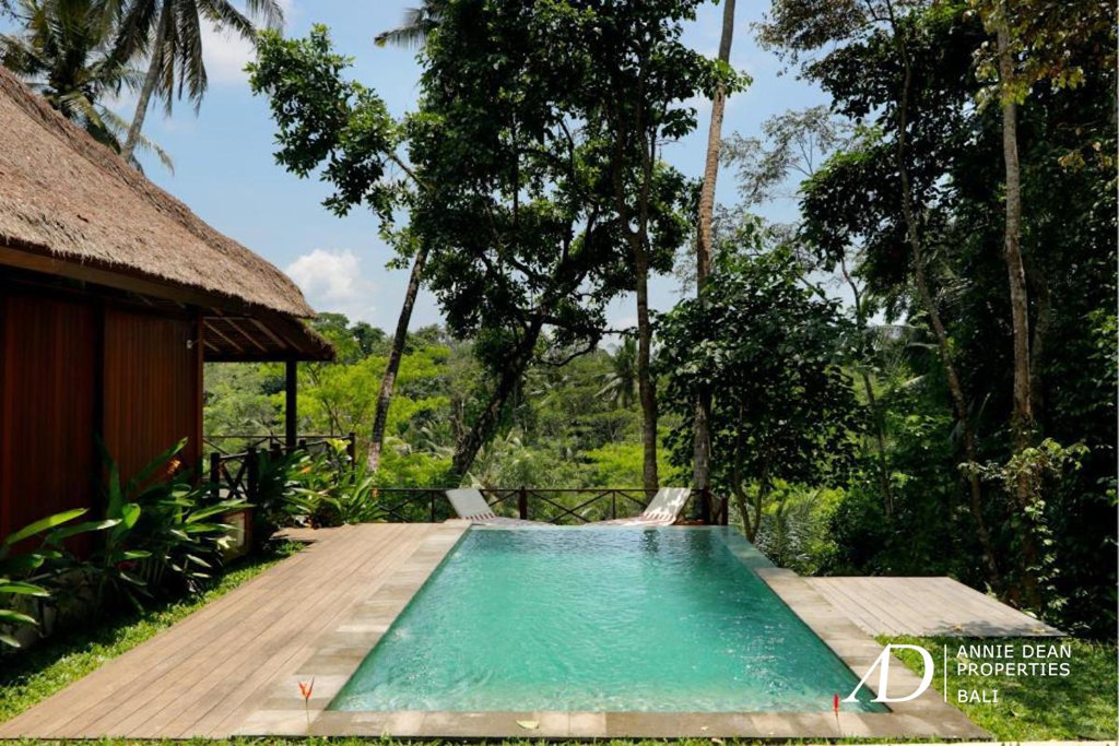 LEASEHOLD | 3-BEDROOM RIVER & VALLEY VIEW VILLAS NEAR UBUD