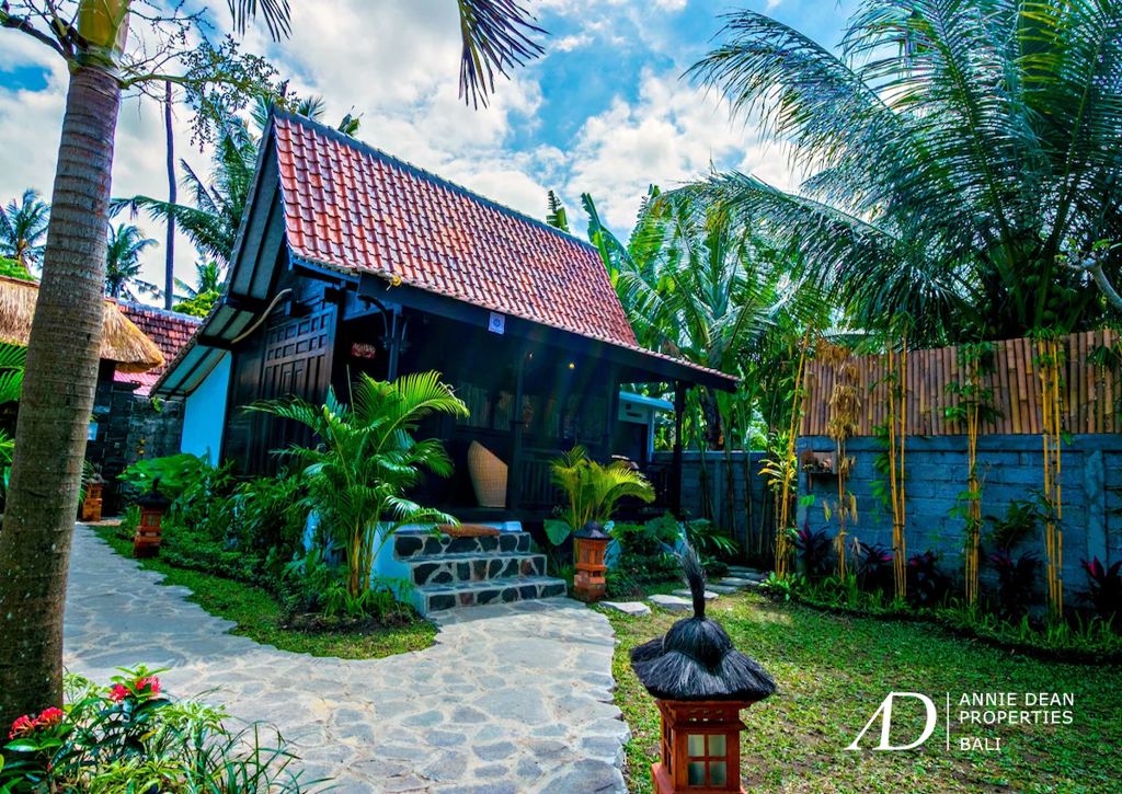 FREEHOLD & LEASEHOLD 7-BEDROOM TURNKEY BUSINESS IN UBUD