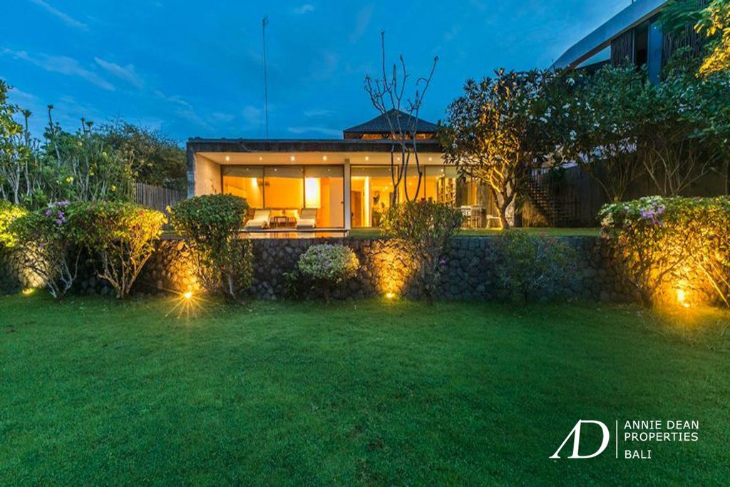 FREEHOLD | SINGLE-LEVEL 3-BEDROOM VILLA | BALANGAN