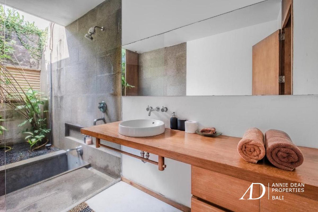 FREEHOLD | SINGLE-LEVEL 3-BEDROOM VILLA | BALANGAN