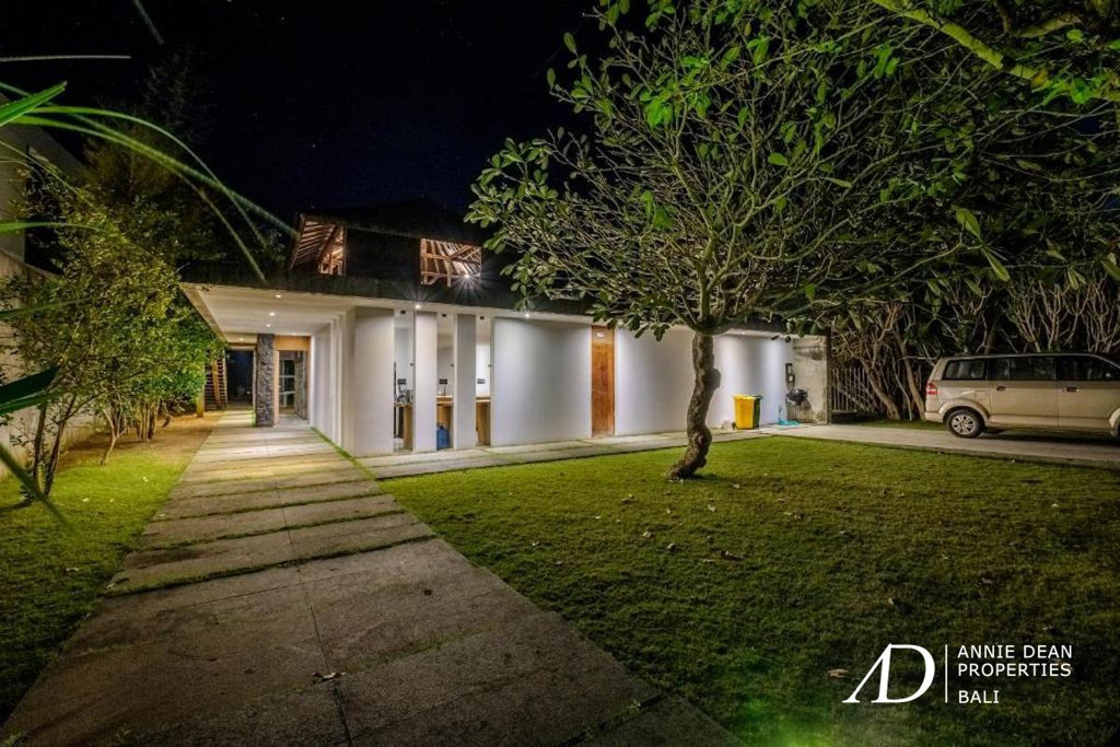 FREEHOLD | SINGLE-LEVEL 3-BEDROOM VILLA | BALANGAN