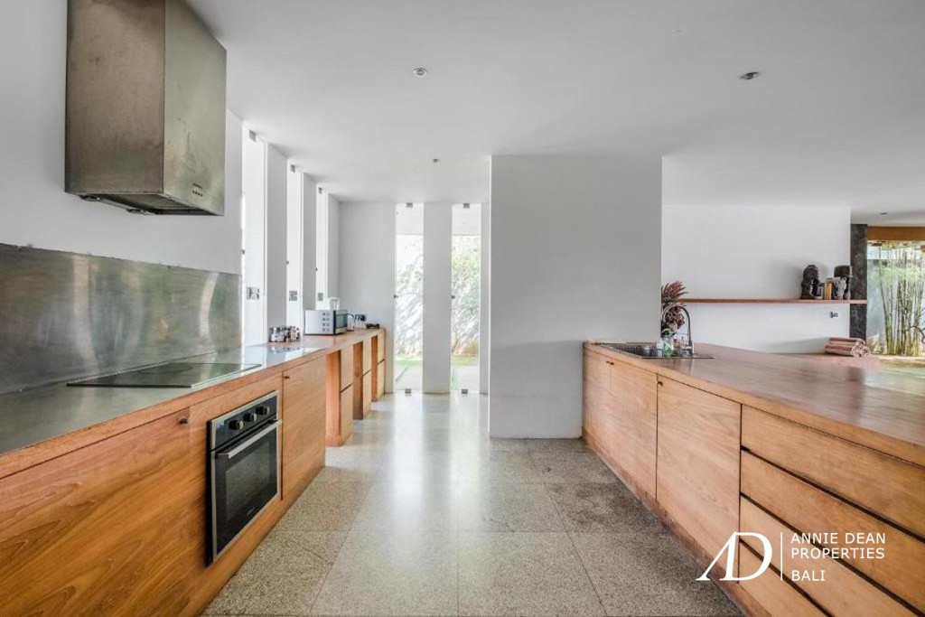 FREEHOLD | SINGLE-LEVEL 3-BEDROOM VILLA | BALANGAN