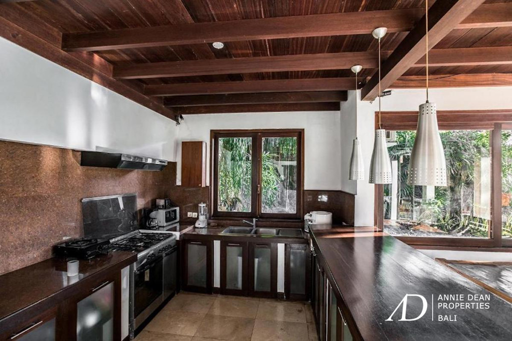 FREEHOLD TROPICAL DESIGN 5-BEDROOM IN BATU BOLONG CANGGU 