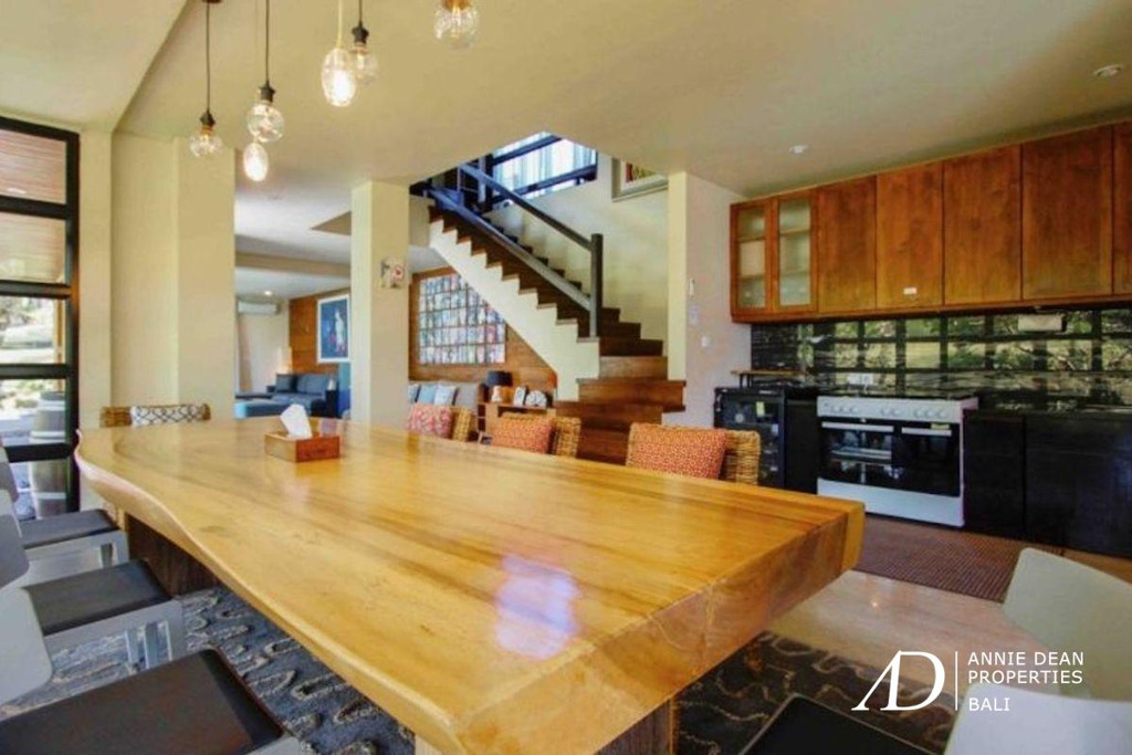   FREEHOLD | GOLF VIEW VILLA WITHIN PRIVATE ESTATE IN PECATU