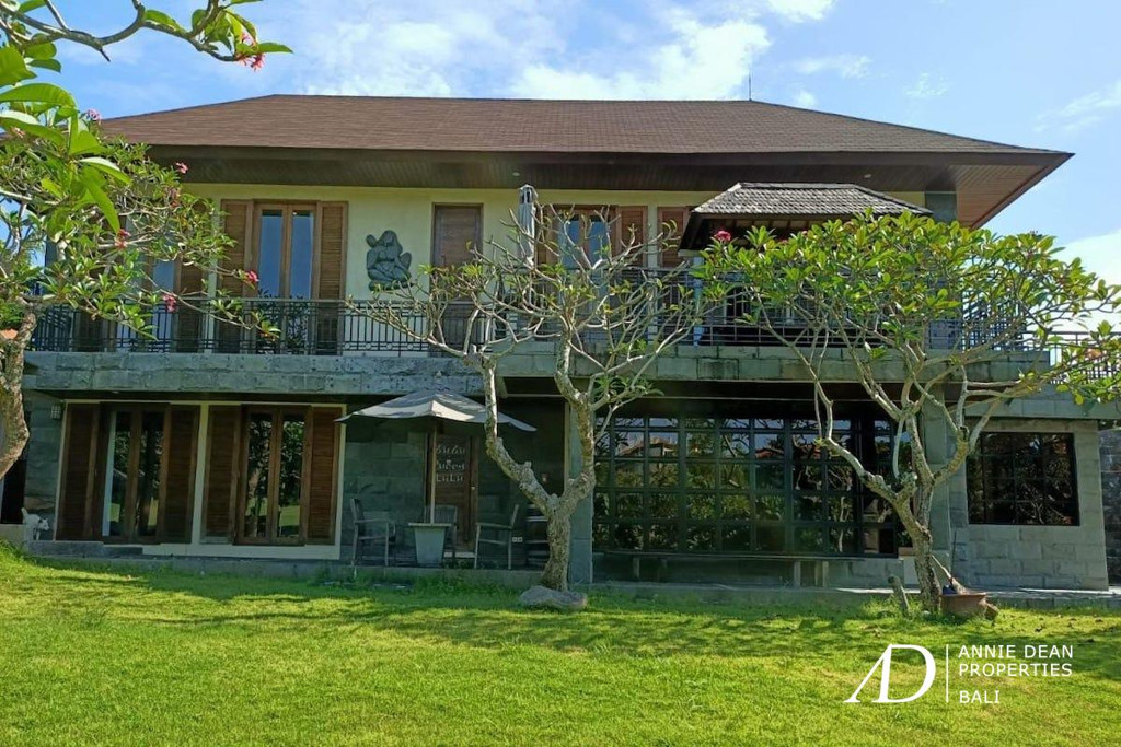   FREEHOLD | GOLF VIEW VILLA WITHIN PRIVATE ESTATE IN PECATU