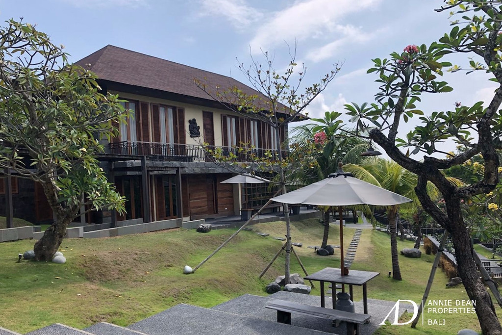   FREEHOLD | GOLF VIEW VILLA WITHIN PRIVATE ESTATE IN PECATU