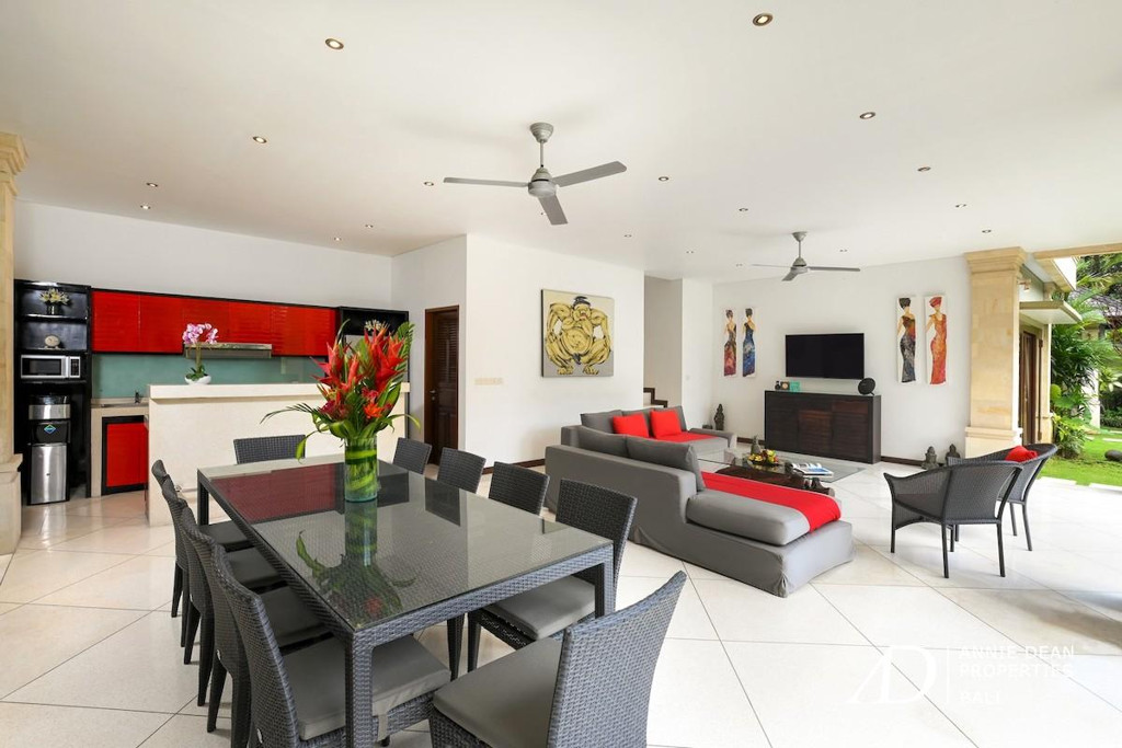 FREEHOLD | 2-VILLA ESTATE IN CENTRAL SEMINYAK - BUY ONE OR BOTH UNITS