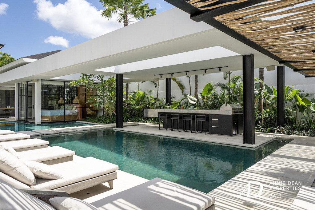 FREEHOLD | ULTRA MODERN LUXURY VILLA IN TUMBAK BAYUH