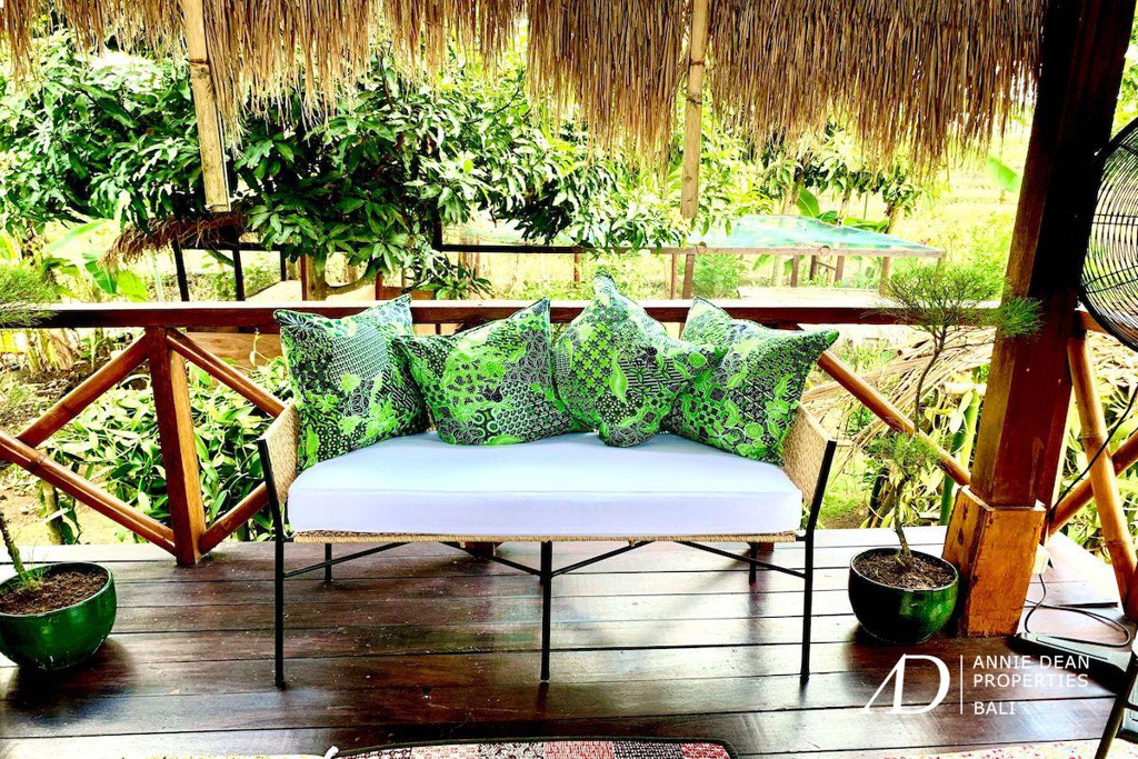 FREEHOLD 6-BEDROOM MODERN VILLA IN TUMBAK BAYUH