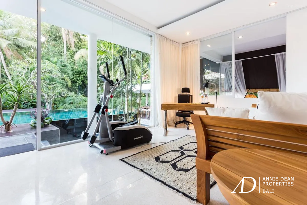 FREEHOLD 6-BEDROOM MODERN VILLA IN TUMBAK BAYUH