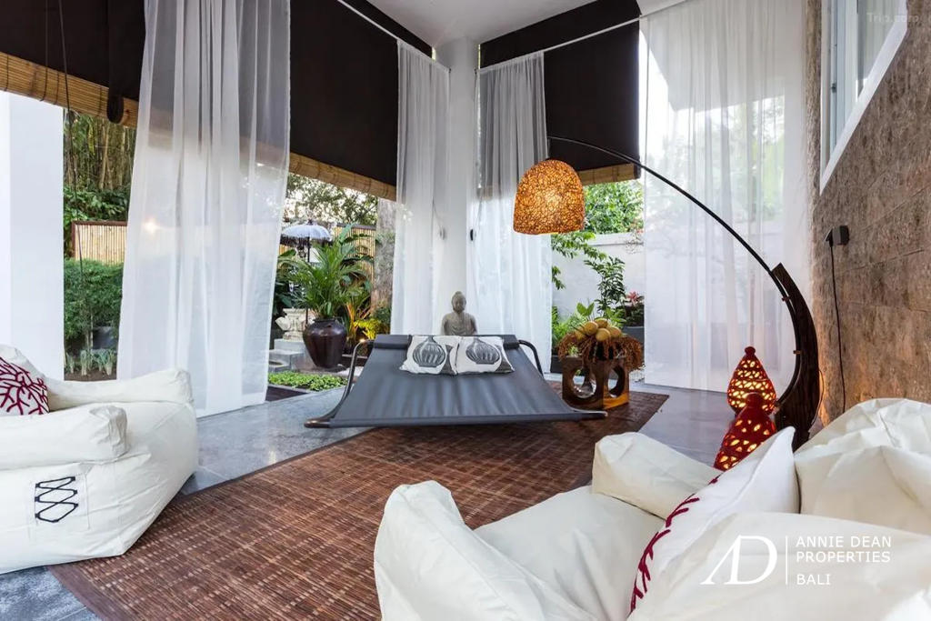 FREEHOLD 6-BEDROOM MODERN VILLA IN TUMBAK BAYUH